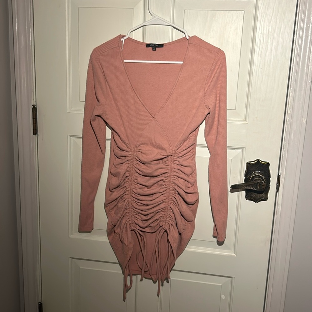 *NEVER WORN* burgundy ribbed long sleeve ruched mini dress